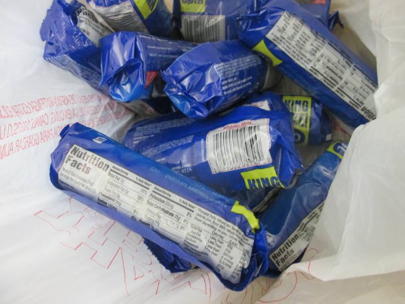 lot 320 image: 12- 4.1 oz pks Oreo Cookies...