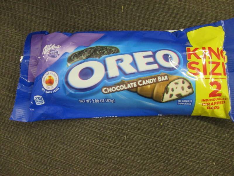 lot 325 image: 12 - 2.88 oz Oreo Chocolate Candy B...