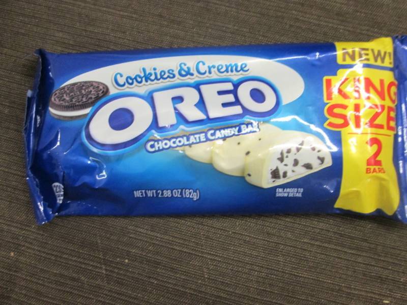 lot 328 image: 12 - 2.88 oz Oreo Chocolate Candy B...