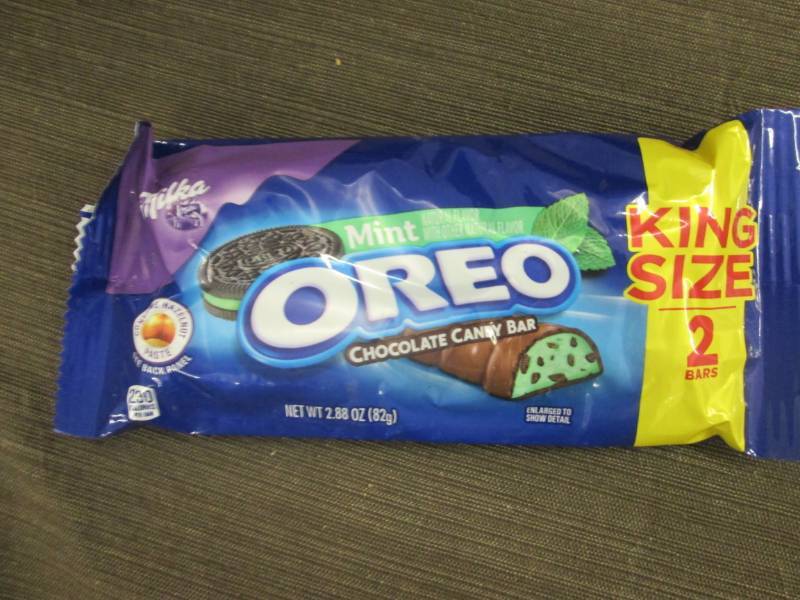 lot 331 image: 12 - 2.88 oz Oreo Chocolate Candy B...