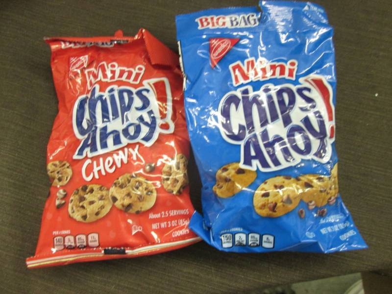 lot 335 image: 12- 3 oz Mini Chips Ahoy Chewy Cook...