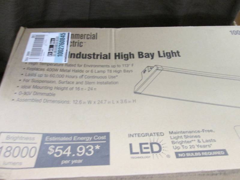 lot 361 image: Commercial Electric 2 ft. 400-Watt ...