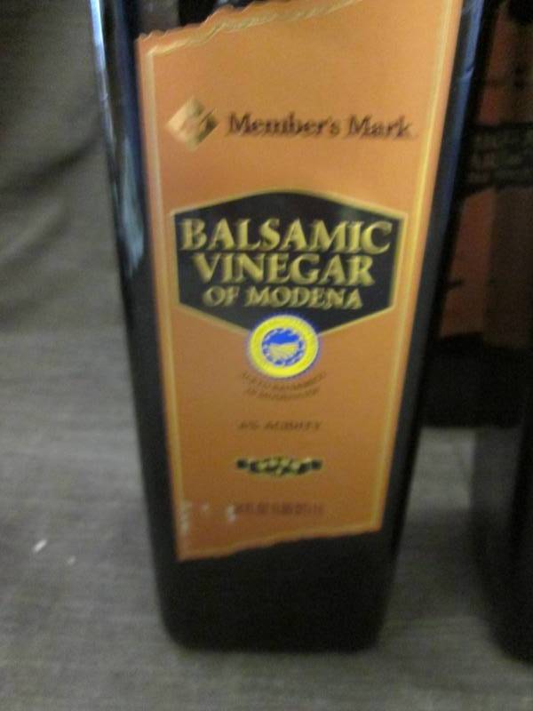 lot 422 image: Lot of 5 Members Mark Balsamic Vin...