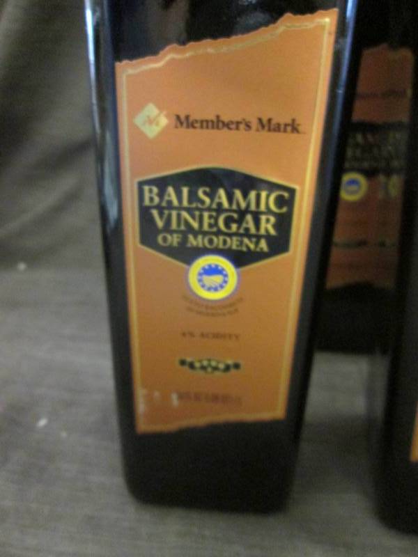 lot 423 image: Lot of 5 Members Mark Balsamic Vin...