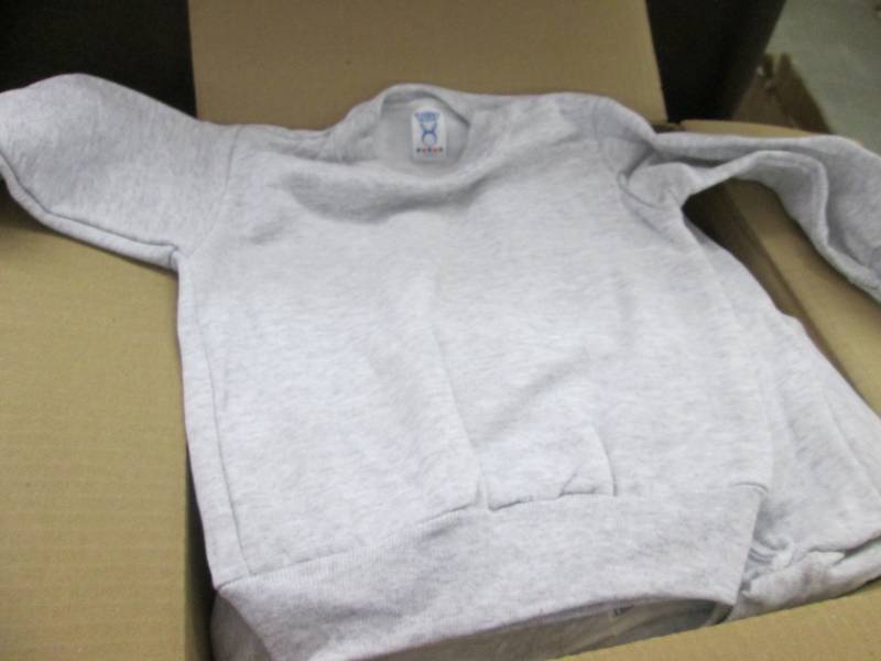 lot 434 image: Lot of 12 Size 3 Rabbit Skins Sweat...