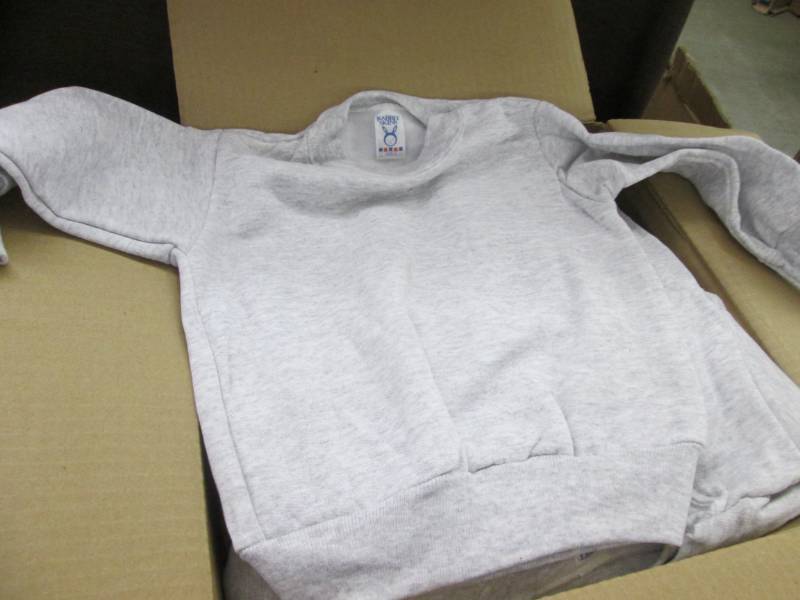 lot 435 image: Lot of 12 Size 3 Rabbit Skins Sweat...