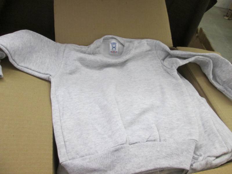 lot 436 image: Lot of 12 Size 3 Rabbit Skins Sweat...