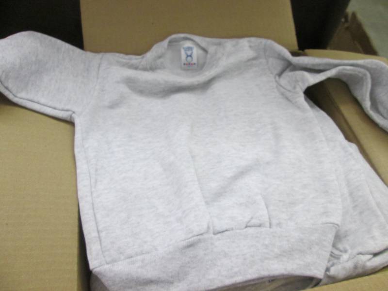 lot 439 image: Lot of 12 Size 3 Rabbit Skins Sweat...