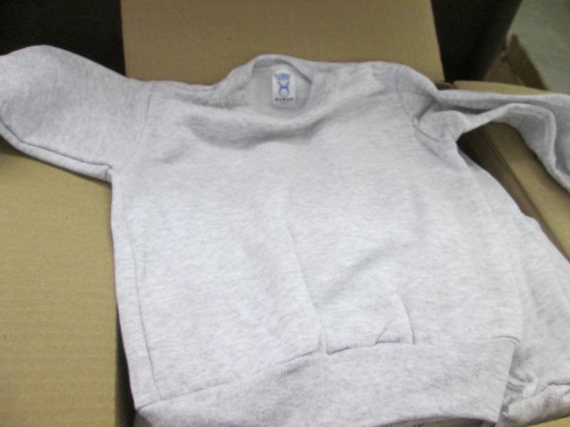 lot 440 image: Lot of 12 Size 3 Rabbit Skins Sweat...