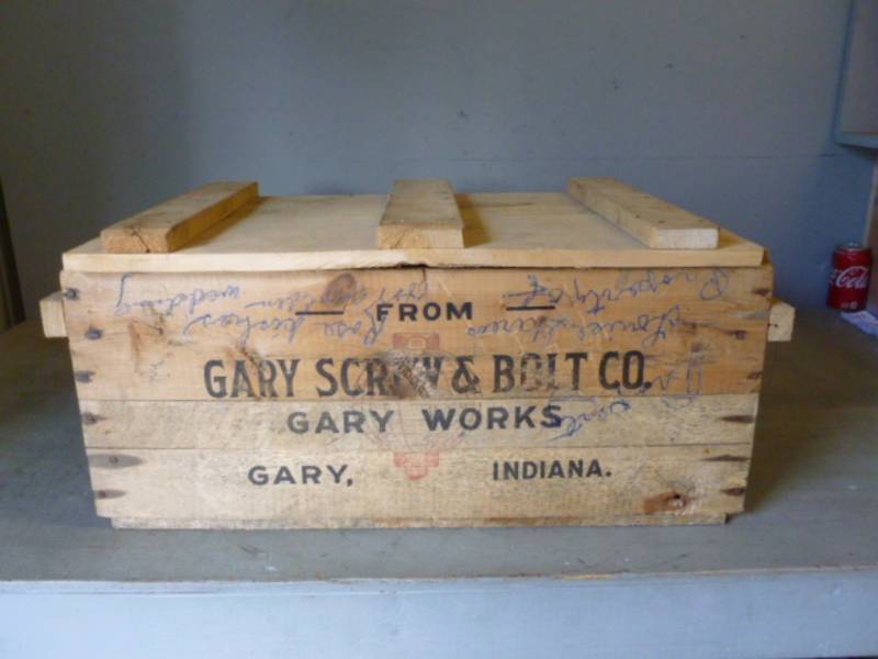 lot 9 image: Vintage Wooden Crate