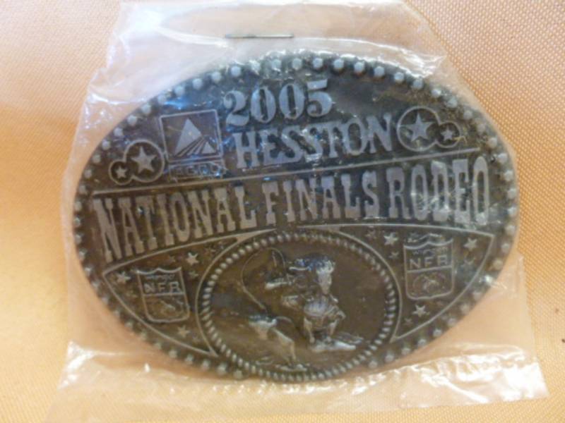 lot 24 image: Collectible Belt Buckle
