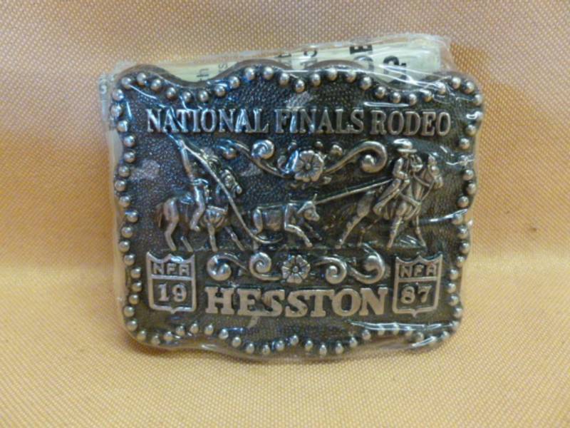 lot 26 image: Collectible Belt Buckle