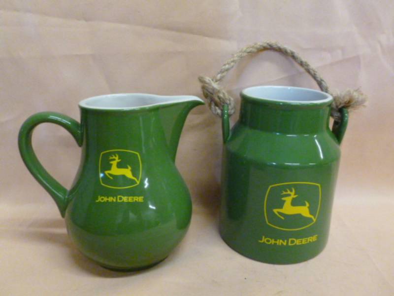 lot 46 image: John Deere Collectible