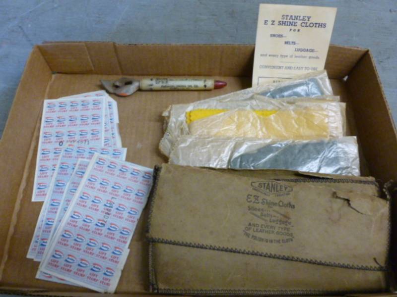lot 47 image: Vintage Items