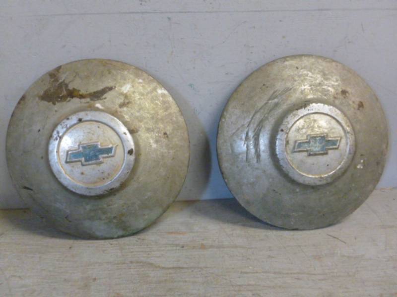 lot 61 image: Vintage Hub Caps