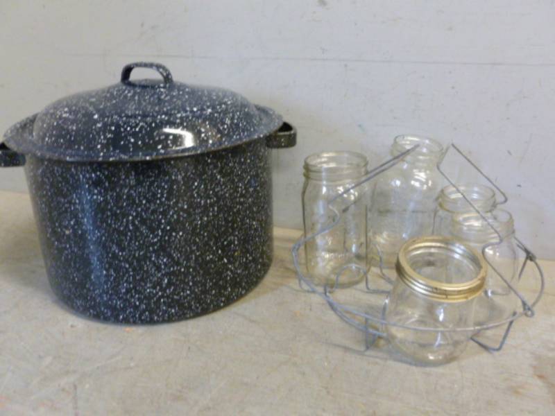 lot 65 image: Cold Pack Kettle