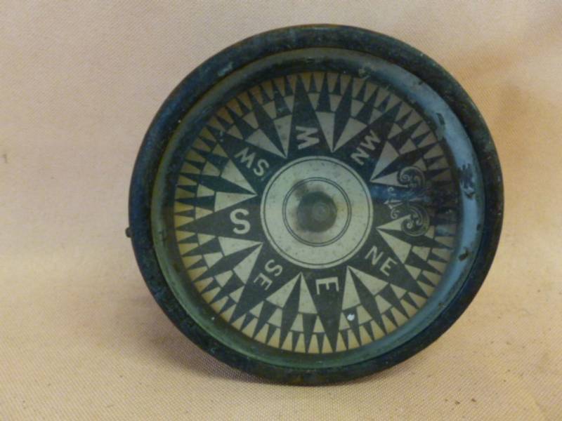 lot 104 image: Antique Compass