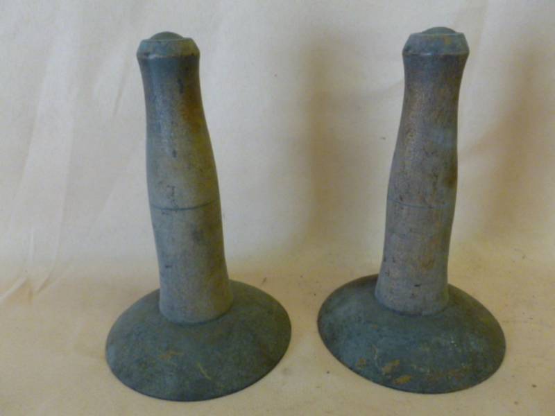 lot 107 image: Vintage Hog Scrapers