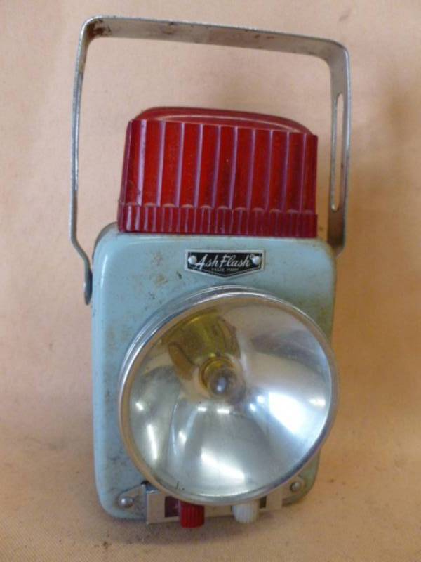 lot 110 image: Vintage Light