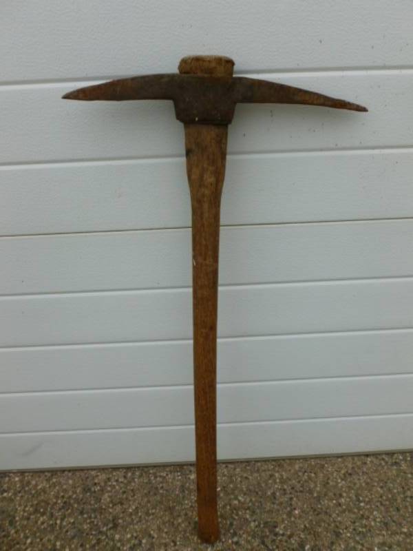lot 129 image: Vintage Pick Ax