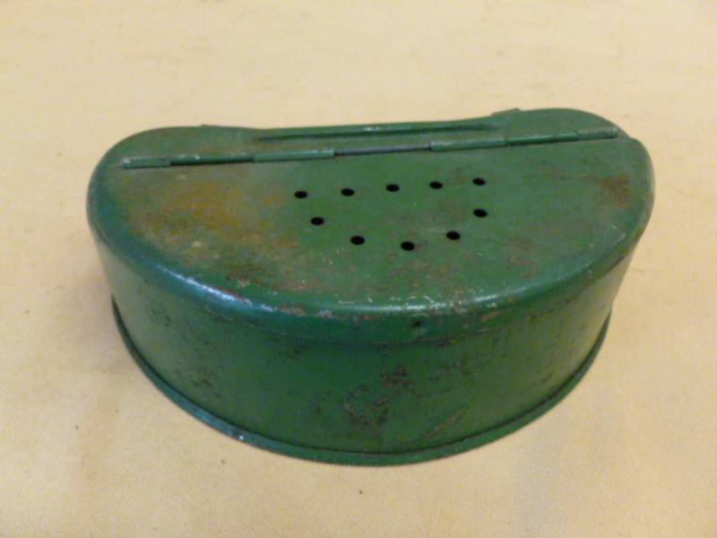 lot 136 image: Vintage Bait Box