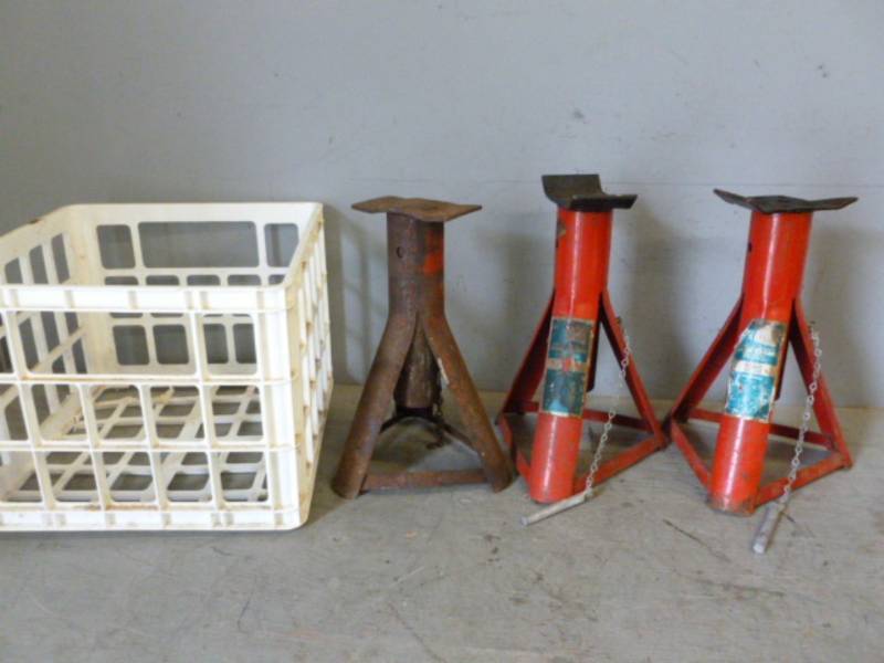 lot 145 image: Jack Stands