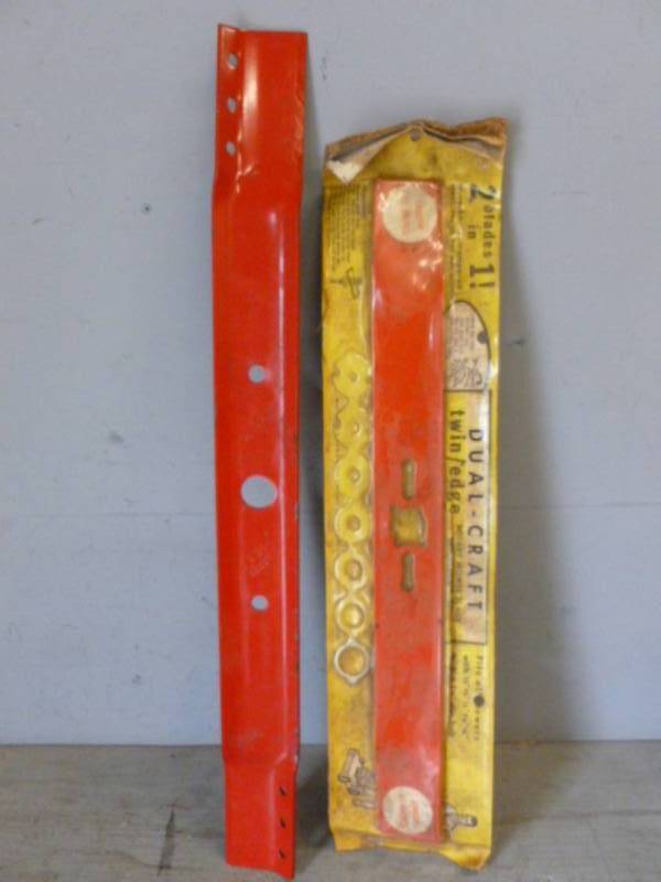 lot 146 image: Snapper Mower Blade