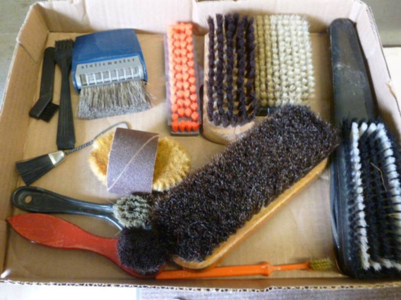 lot 158 image: Vintage Shoe Shine Brushes