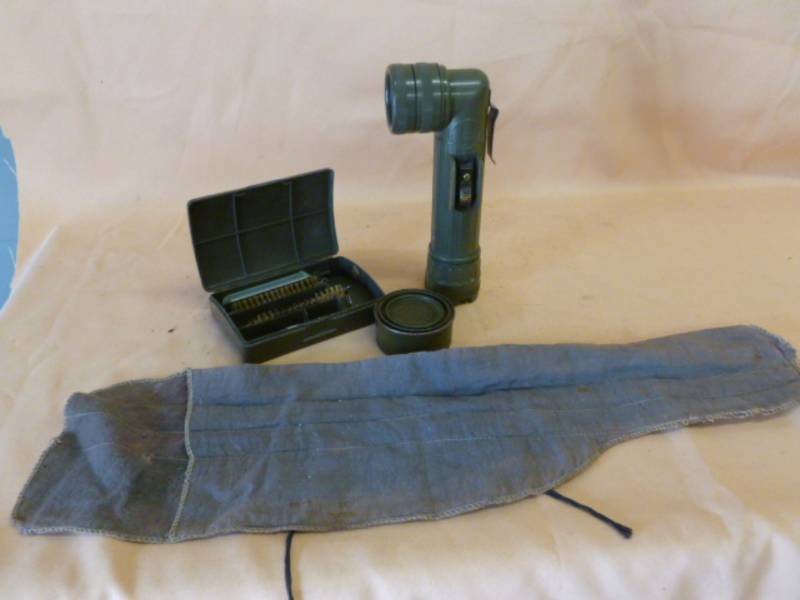 lot 160 image: Vintage Military Items