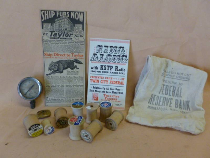 lot 182 image: Vintage Items