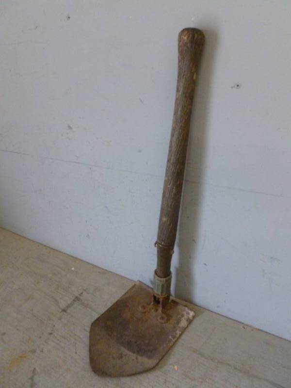 lot 185 image: Vintage Military Item