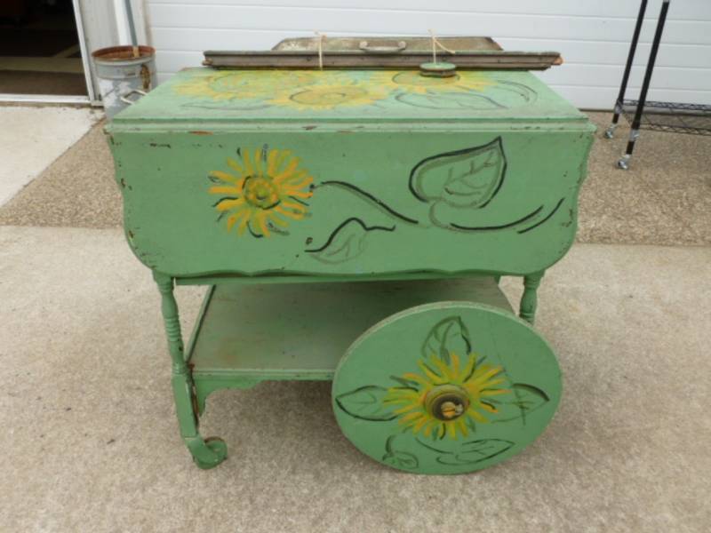 lot 198 image: Antique Tea Cart