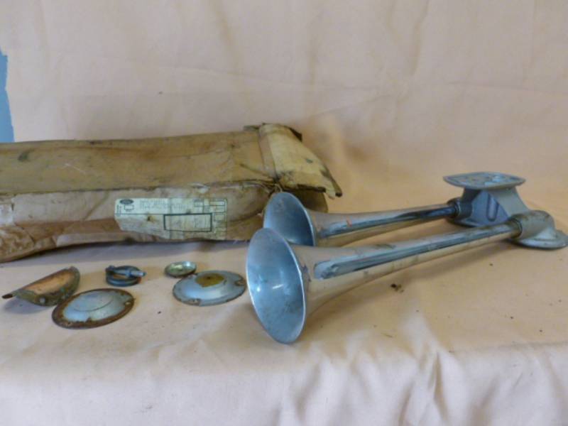 lot 208 image: Vintage Truck Horn