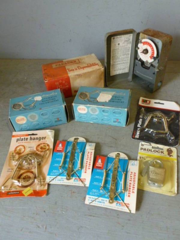 lot 212 image: New Vintage Items