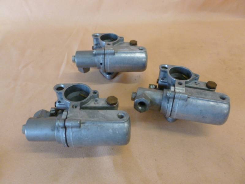 lot 214 image: Boat Motor Carburetors