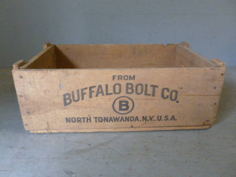 lot 222 image: Vintage Wooden Box