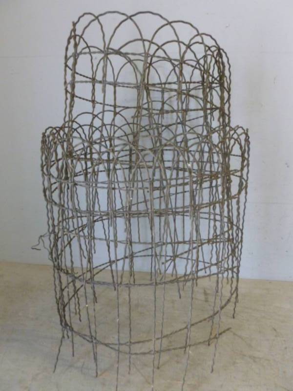 lot 230 image: Vintage Garden Fence