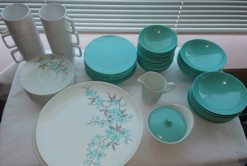 lot 2 image: Vintage Melmac dinnerware - Texas Ware.