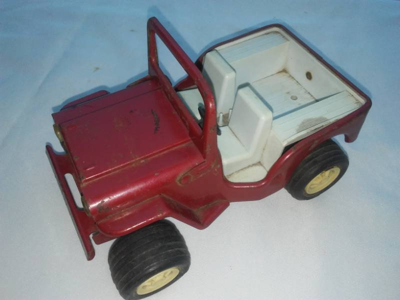 lot 5 image: Tonka Jeep, rare, midsize. Nice
