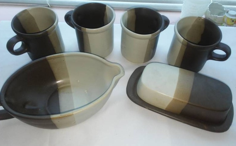 lot 6 image: McCoy Pottery Perfect.