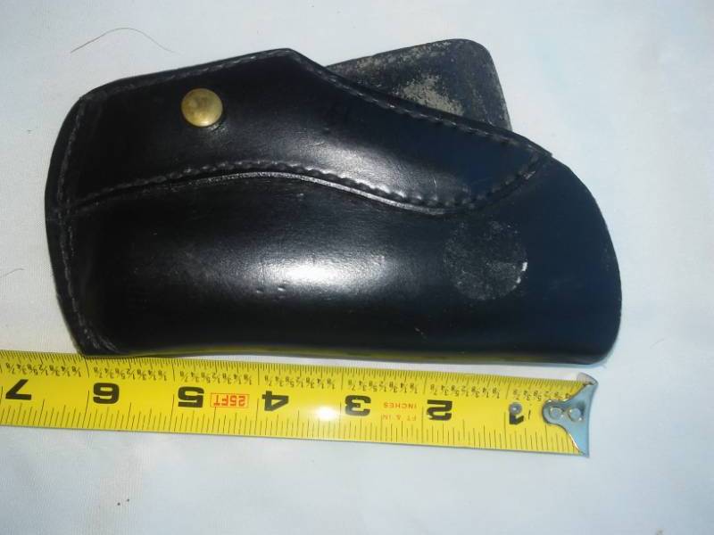 lot 9 image: Hunter Brand leather holster