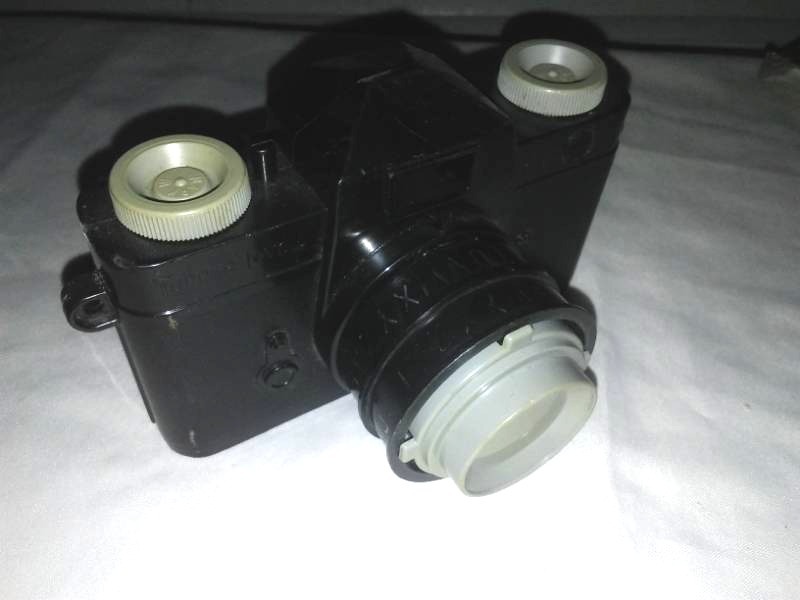lot 19 image: Rare Tupperware camera, vintage, Circa 1960s toy.