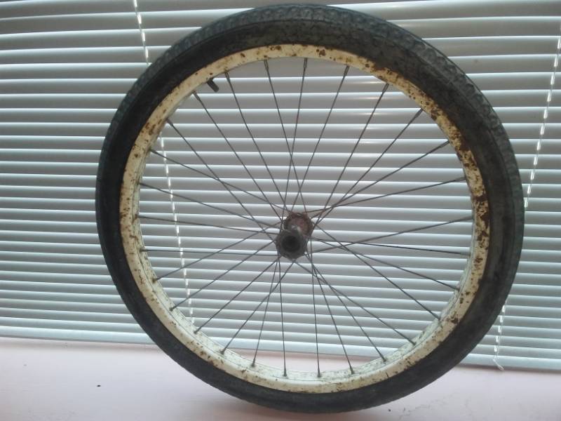 lot 48 image: Vintage bicycle wheel and tire