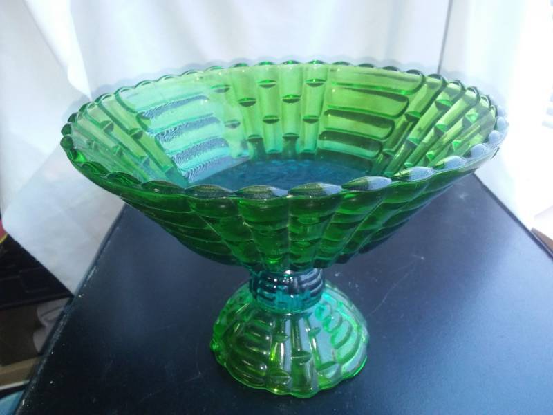 lot 87 image: Rare blue and green glass pedestal Bowl