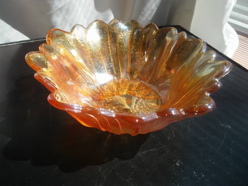 lot 89 image: Gold depression glass bowl