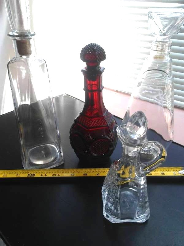 lot 95 image: Glass decanters and Bottles - 4 each.