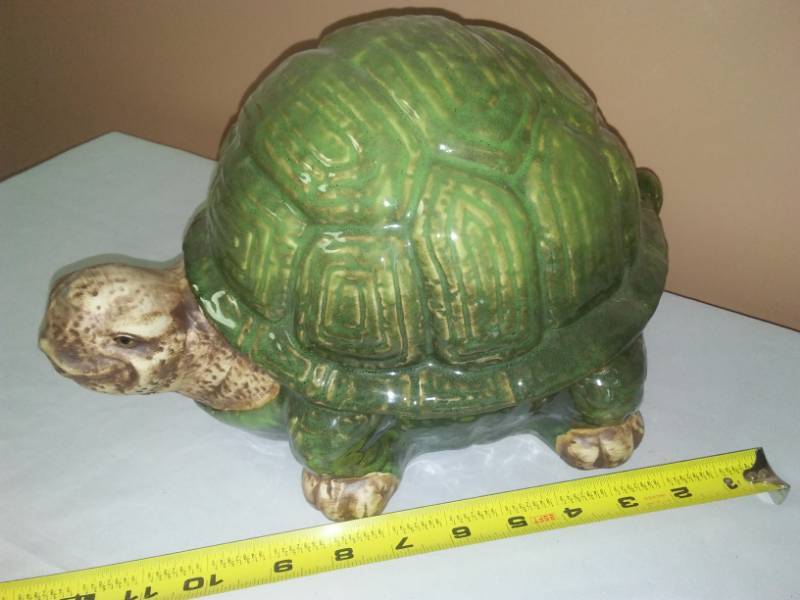 lot 102 image: Vintage ceramic turtle, 12 in.