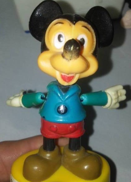 lot 128 image: More vintage toys