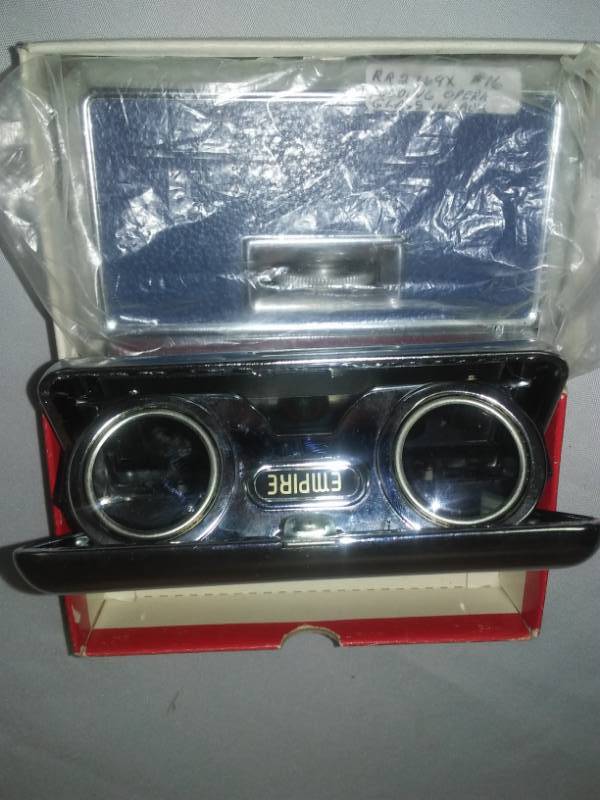 lot 125 image: Vintage 60s Opera Glasses (2)