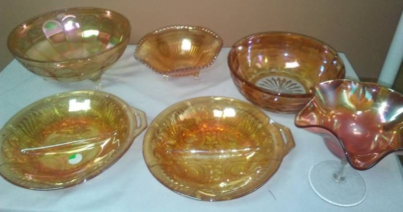 lot 166 image: 6 pieces gold carnival glass serving bowls.